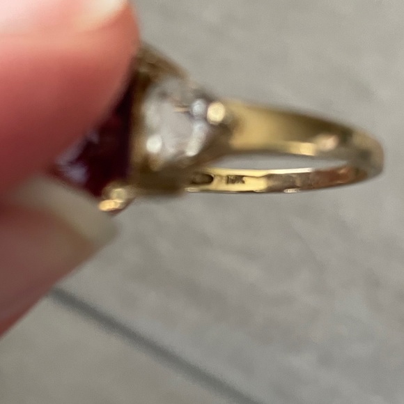 COPY - White Topaz and Emerald Alexandrite 18k Ring - Picture 5 of 5